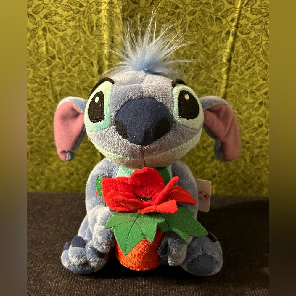 Disney Store Lilo And Stitch Poinsettia Mini Bean Bag Plush 6"
